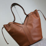 Saint Laurent Y Large Hobo In Leather 833160